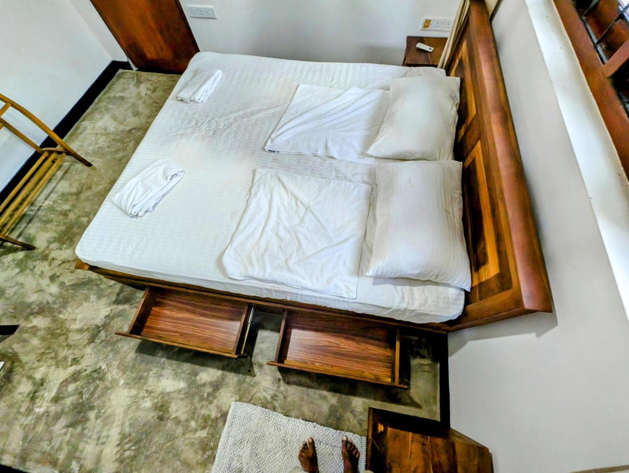 Albergue Costels Weligama Exterior foto